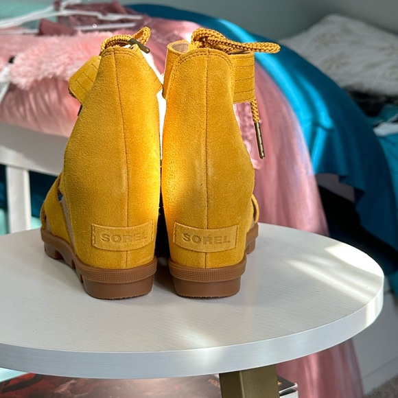 Sorel Joanie II Lace-up Wedge Sandal, Golden Yellow, Size 8.5 - Picture 3 of 8
